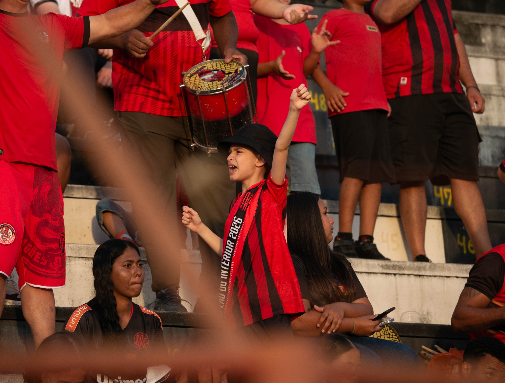 Torcida do Pousão com tambor